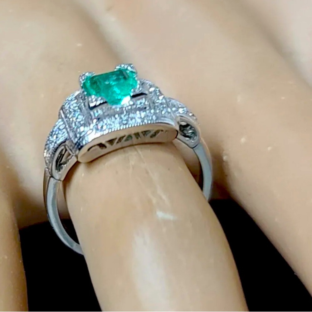 Antique art deco emerald ring